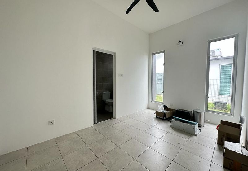 YARRA PARK WESTFIELD