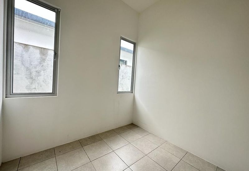 YARRA PARK WESTFIELD