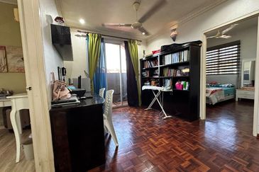 BANDAR LAGUNA MERBOK (TERES)