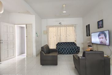 Bandar Laguna Merbok