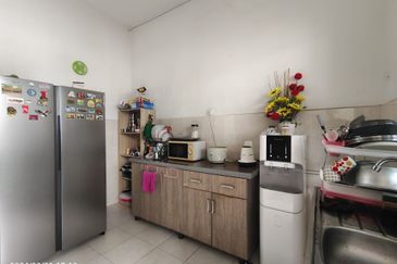 Bandar Laguna Merbok