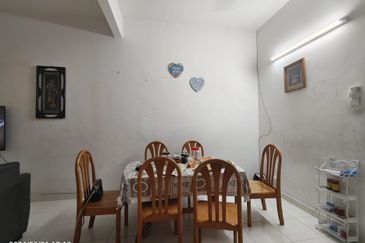 Bandar Laguna Merbok