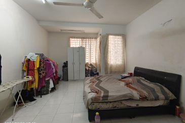 Bandar Laguna Merbok