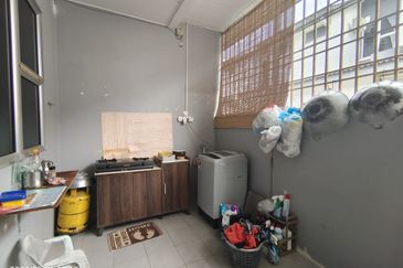 Bandar Laguna Merbok