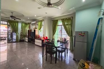 Bandar Laguna Merbok