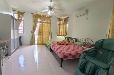 Bandar Laguna Merbok