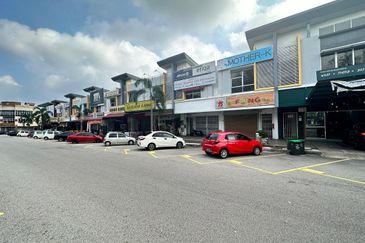 Bandar Laguna Merbok