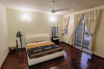 BANDAR LAGUNA MERBOK (TERES)