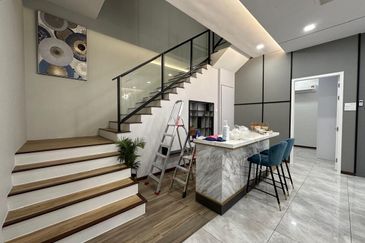 Sierra, Bukit Banyan