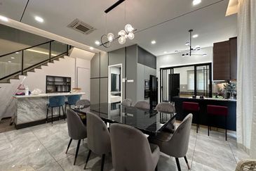 Sierra, Bukit Banyan