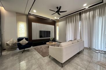 Sierra, Bukit Banyan