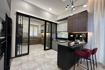 Sierra, Bukit Banyan