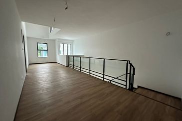 Sierra, Bukit Banyan