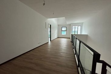 Sierra, Bukit Banyan