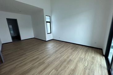 Sierra, Bukit Banyan