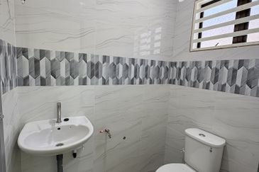 Pengkalan Near Aeon - Double Storey House for sale