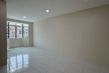 Pengkalan Near Aeon - Double Storey House for sale