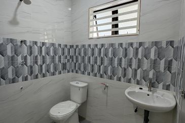 Pengkalan Near Aeon - Double Storey House for sale