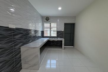 Pengkalan Near Aeon - Double Storey House for sale