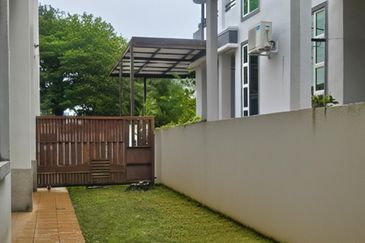 3-Storey Semi-Detached Home in Taman Pulai Mutiara