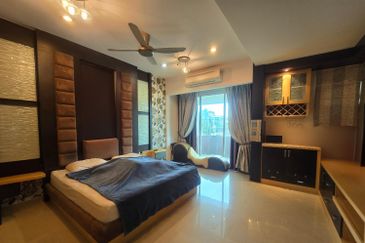 3-Storey Semi-Detached Home in Taman Pulai Mutiara