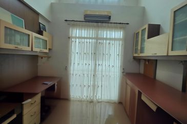 3-Storey Semi-Detached Home in Taman Pulai Mutiara