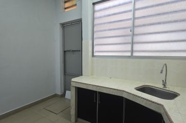 Botani Panorama End Lot - Double Storey House for rent