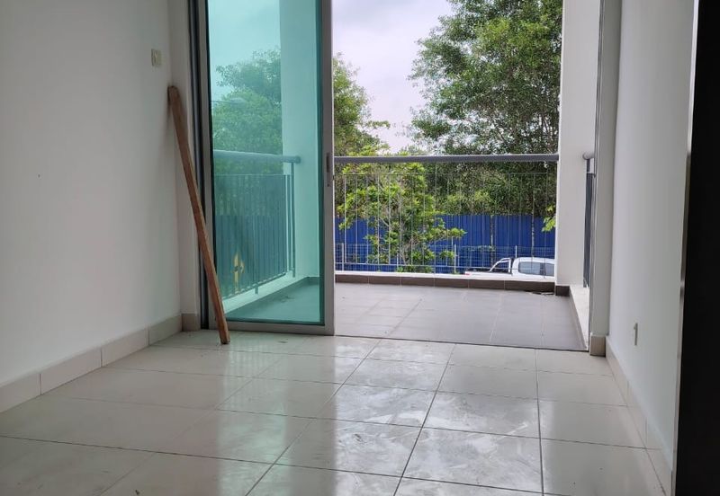 Corner house Meranti hill park