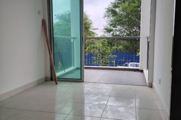 Corner house Meranti hill park