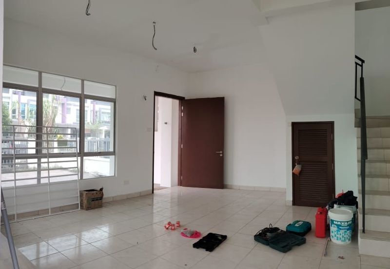 Corner house Meranti hill park