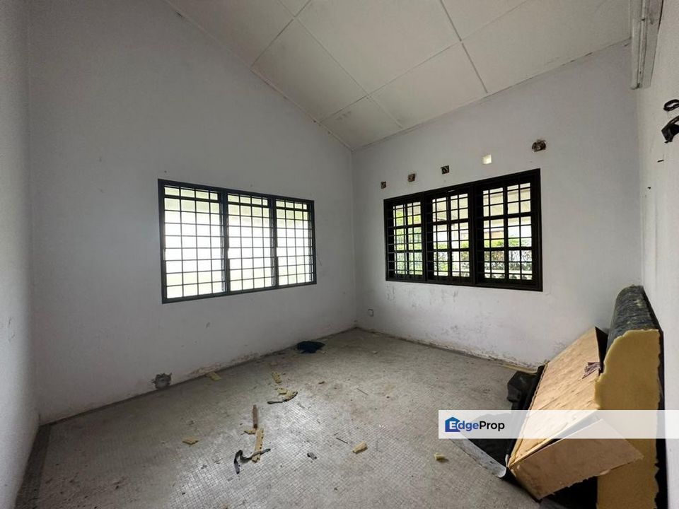 Taman Robina Single Stry Semi D For Sale Air Tawar Nice Condition, Penang, Air Tawar