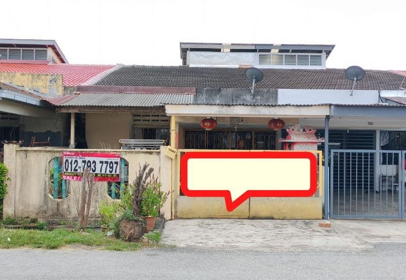 Single Storey House at Kampung Jawa