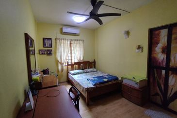 Lily & Jasmine Apartment