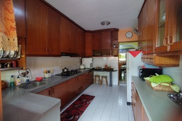 Lily & Jasmine Apartment