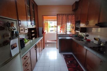 Lily & Jasmine Apartment