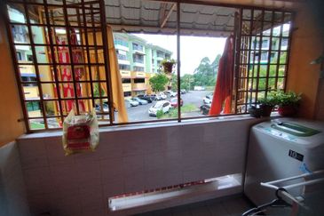 Lily & Jasmine Apartment