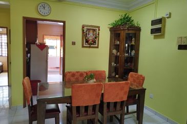 Lily & Jasmine Apartment