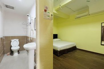 Ayer Keroh Commercial Centre