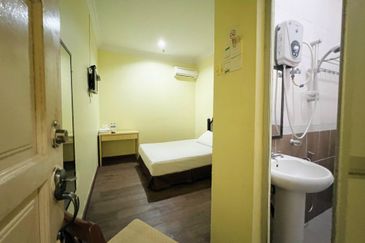 Ayer Keroh Commercial Centre