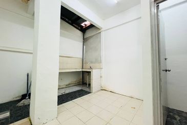 Taman Putri Kulai Flat