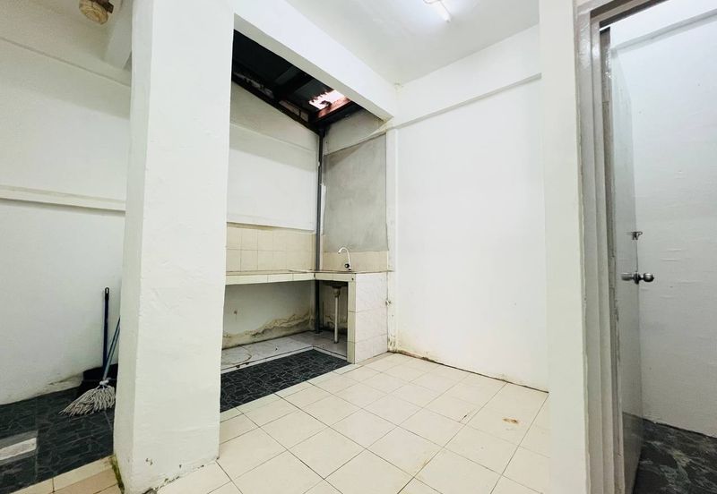 Taman Putri Kulai Flat