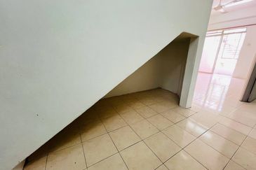 Taman Putri Kulai Flat