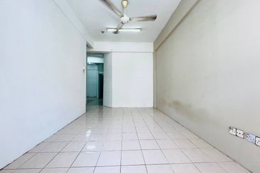 Taman Putri Kulai Flat