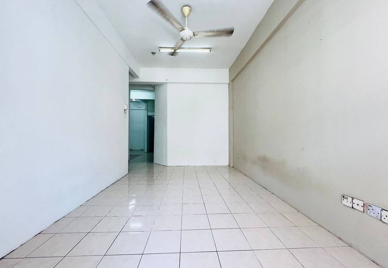 Taman Putri Kulai Flat