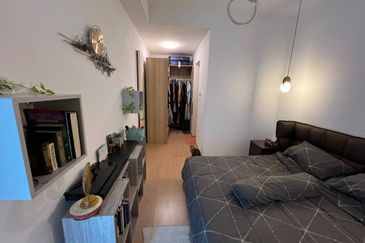 Lake Point Residence