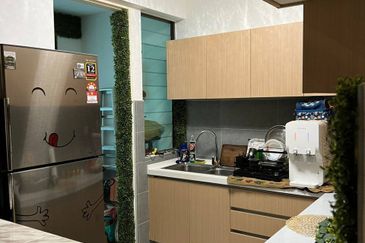 Lake Point Residence