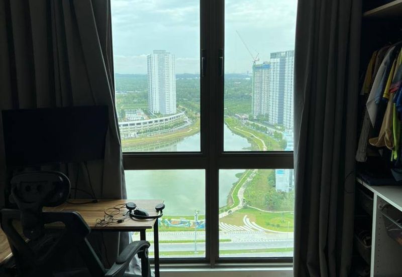 Lake Point Residence