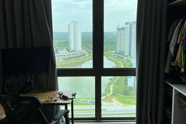 Lake Point Residence