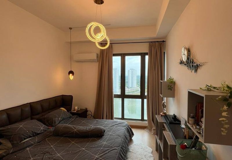 Lake Point Residence