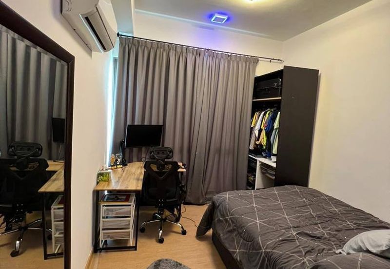 Lake Point Residence